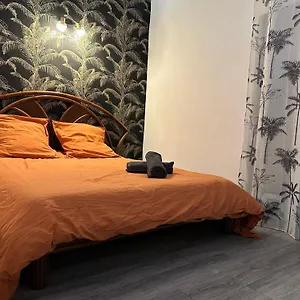 T2 Au Coeur De Isle Sur Sorgues Appartamento LʼIsle-sur-la-Sorgue