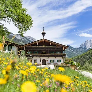 Chata Berg'k'hof Kaisertal - Alpine Hideaway Ebbs